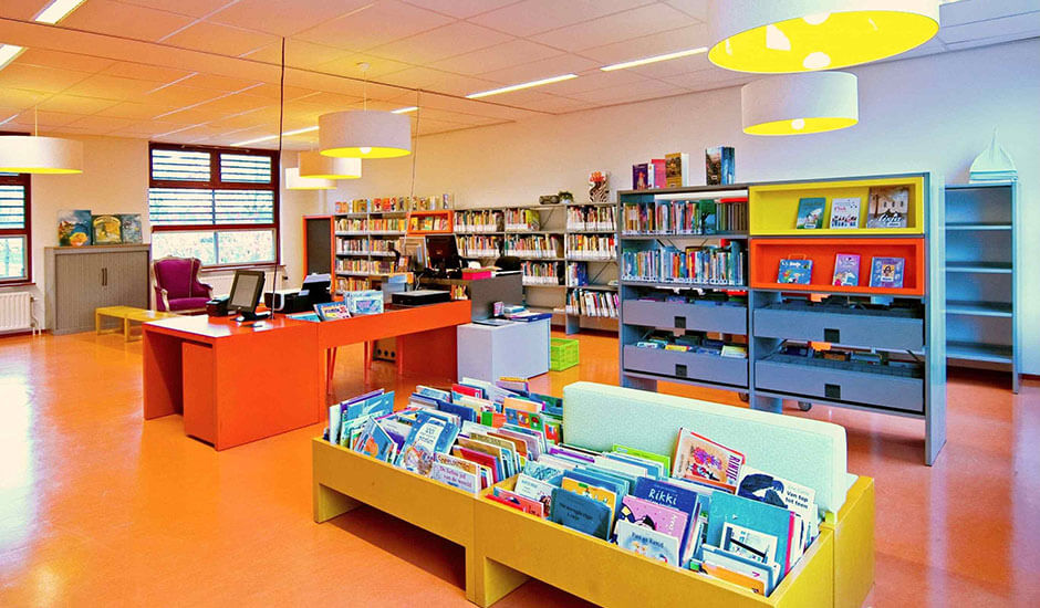 Teckna för det nya skolbiblioteket?